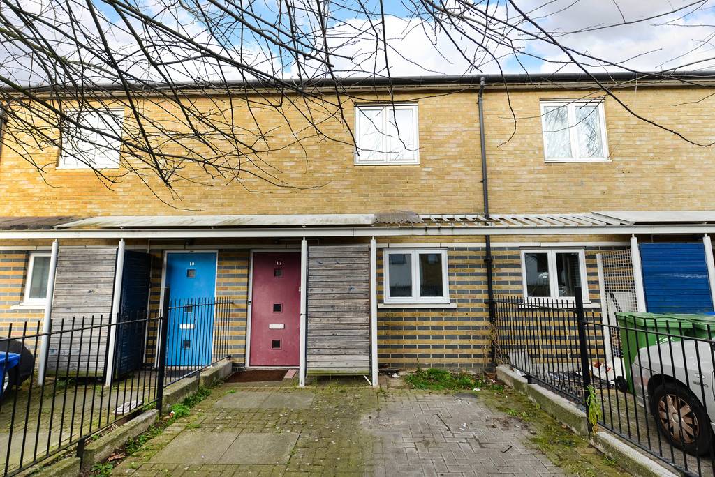 2 bedroom Mid Terraced House for sale in Blakes Road SE15 Fish need water