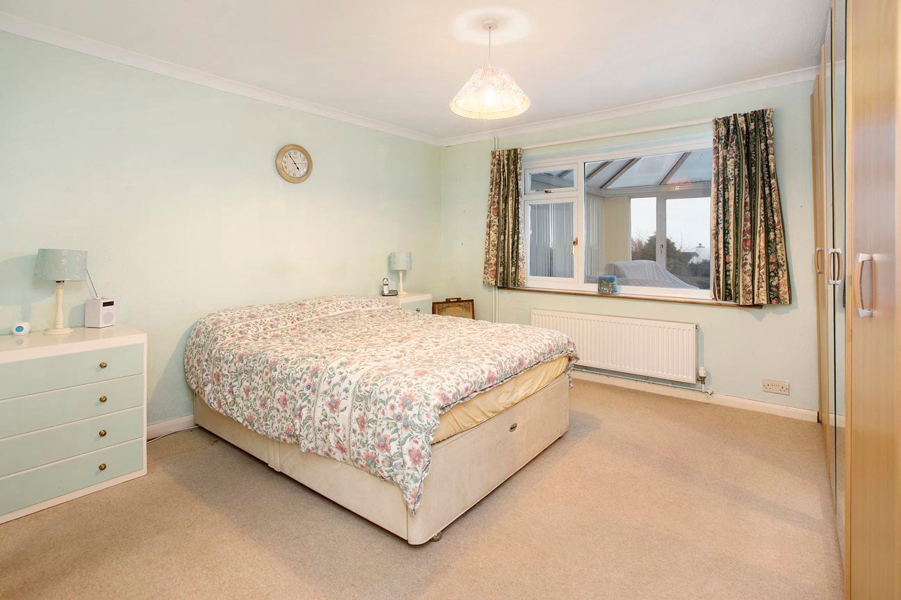 3 bedroom Bungalow for sale in Foxholes Hill EX8 2DQ Pennys Estate Agents