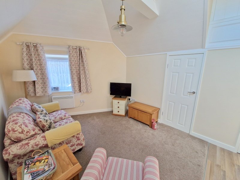 1 bedroom SemiDetachedBungalow for sale in Littleham Road EX8 2QG