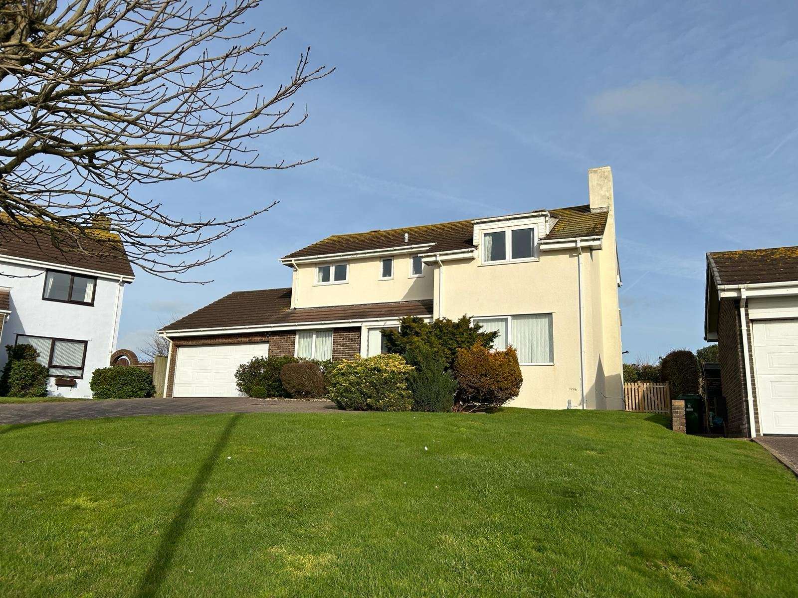 4 bedroom Detached for sale in 90 Foxholes Hill EX8 2DH Pennys Estate