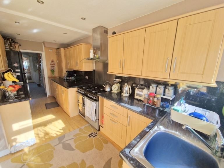 4 bedroom Detached for sale in Ashleigh Road EX8 2JY Pennys Estate Agents