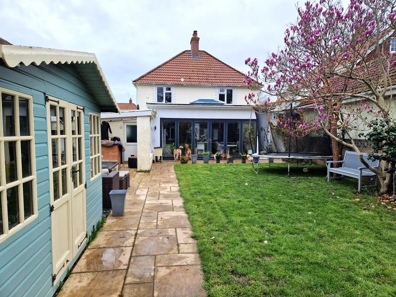 4 bedroom Detached for sale in Barnfield Avenue EX8 2QE Pennys Estate