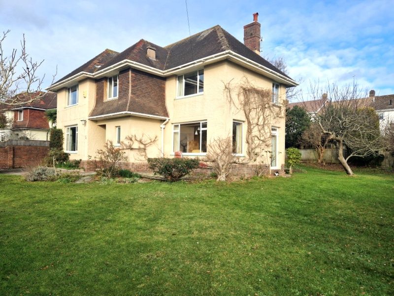4 bedroom Detached for sale in Claredale Road EX8 2EE