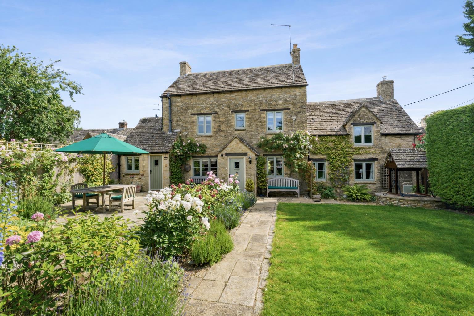 4 bedroom House – Detached for sale in 2-4 Heritage Lane£1,000,000